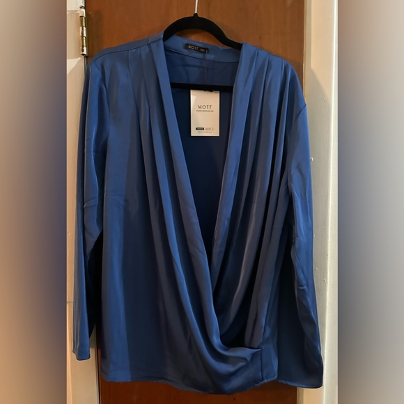 NWT MOTF PREMIUM PLUS DRAPED WRAP TOP Size 12 or 0X - Picture 3 of 6